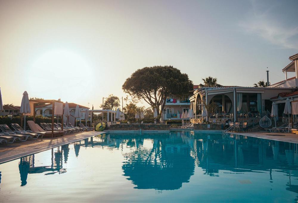 Denny'S Inn Kalamákion المظهر الخارجي الصورة